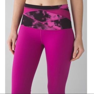 Lululemon pink high waisted cropped leggings